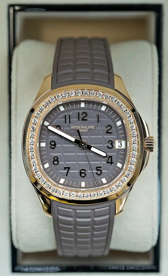 Patek Philippe Aquanaut Luce, 2024, New, Unworn, Full Set Ref 5268200R-010 Patek Philippe Aquanaut Luce, 2024, New, Unworn, Full Set Ref 5268200R-010