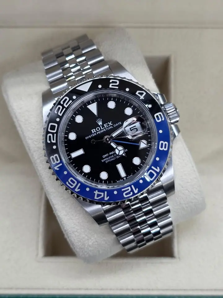 Rolex GMT-Master II BATGIRL 126710BLNR Rolex GMT-Master II BATGIRL 126710BLNR