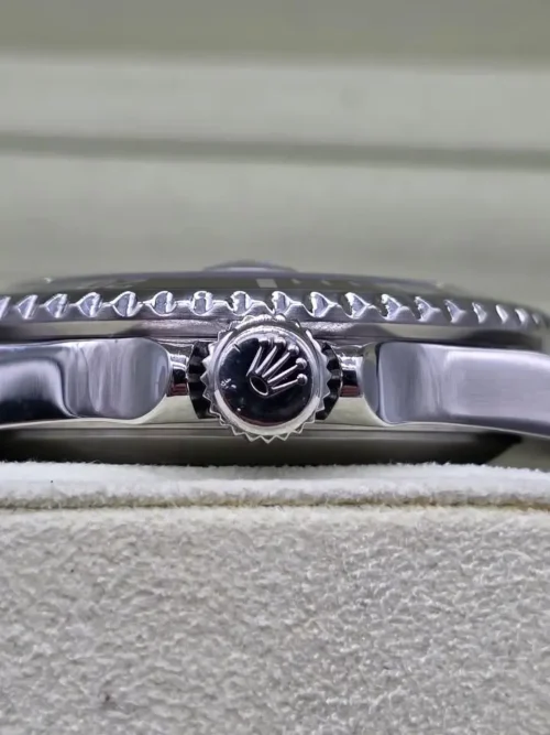 Rolex Submariner Date Reference number 16610-4