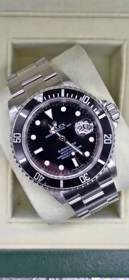 Rolex Submariner Date Reference number 16610