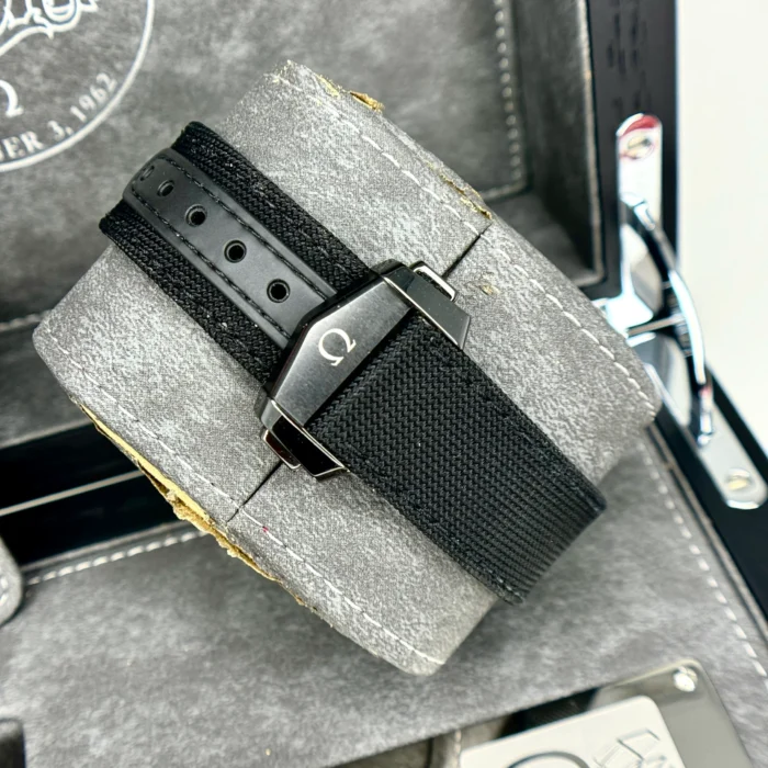 Omega Speedmaster Dark Side Of The Moon Black Ceramic 44.2 mm Box Papers (15)