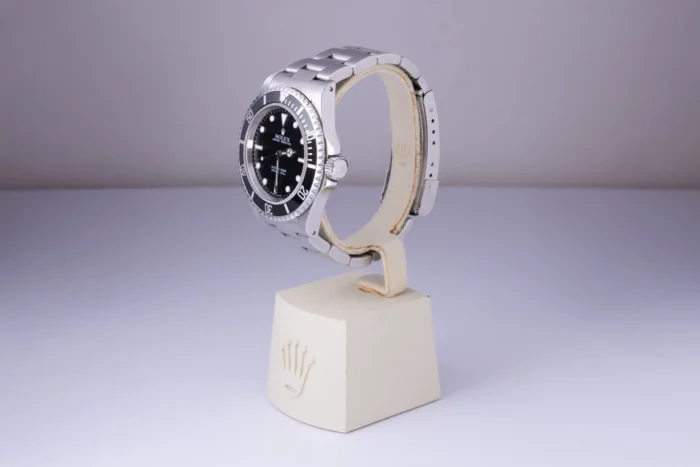 2006 Rolex Submariner 14060M Box and papers AW29586-3