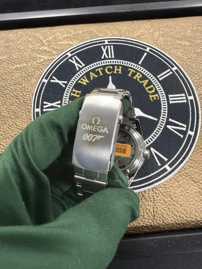 omega-007-james-bond-seamaster-300-spectre-rare-limited-edition-black-watch-4
